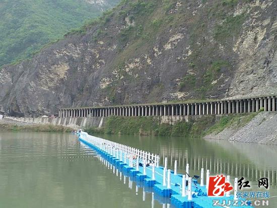 桑植：双门岛浮桥正式开通  行人可安全通行