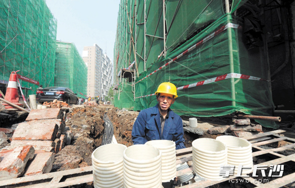 开福区陈家湖社区综合提质改造工程预计6月底完工。长沙晚报记者 周柏平 摄