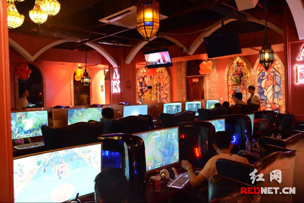 美国AMD公司与长沙藩城合作 打造新派网吧运