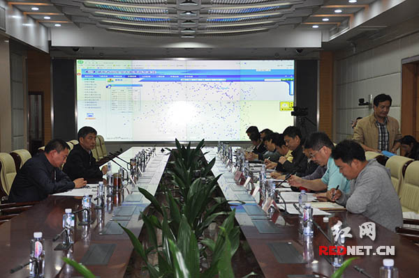 5月8日晚上，湖南召开防汛会商会。
