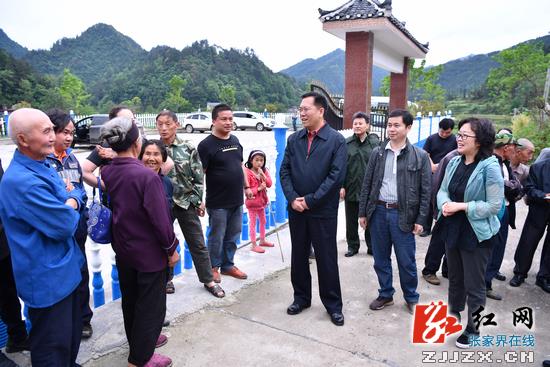 【警视窗】胡志文调研桑植县扶贫攻坚工作