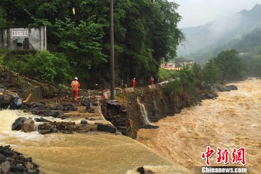 湖北宜昌遭暴雨洪涝灾害25万人受灾1人死亡