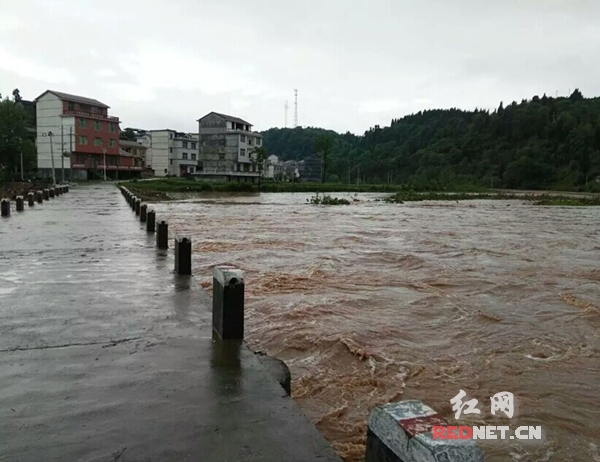 5月9日下午15:00石榴坪乡兰村洪水退去。