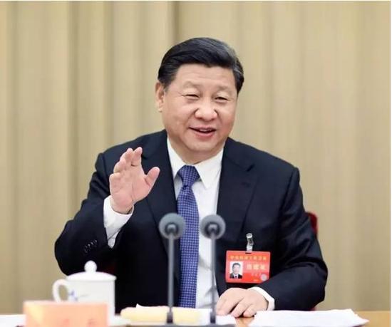 图为：2016年1月18日，省部级主要领导干部学习贯彻十八届五中全会精神专题研讨班在中央党校开班。习近平在开班式上发表重要讲话。
