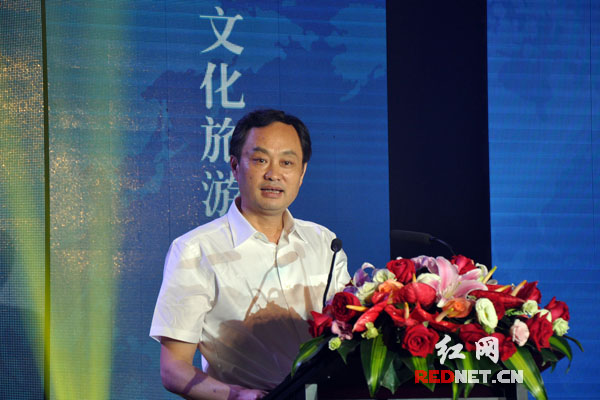 湖南省委常委、省委宣傳部部長張文雄誠摯歡迎廣大客商來湘考察觀光、投資興業。