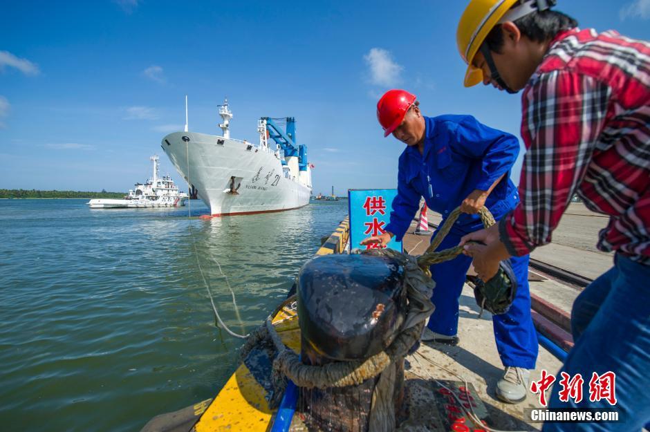 中国长征七号运载火箭抵海南 将于6月下旬发射