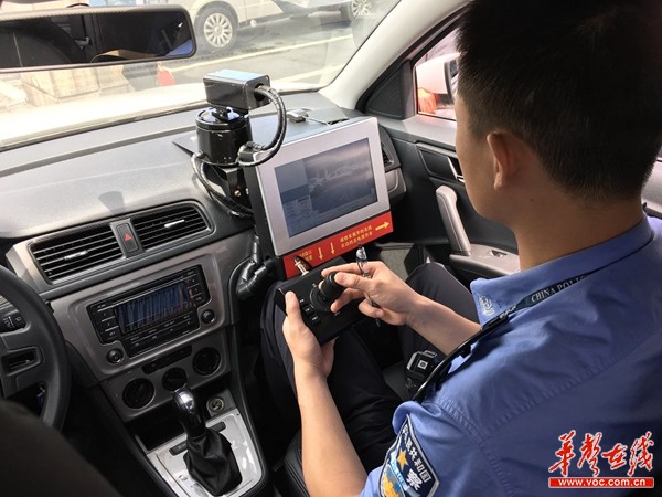 长沙交警首次装备“隐形战车”。