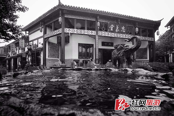 关山古镇一景。陈敏捷摄