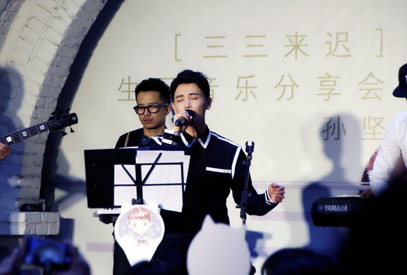 孙坚动情演唱