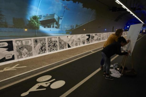 里昂隧道呈1.6公里最长黑白漫画述穿越时空故事