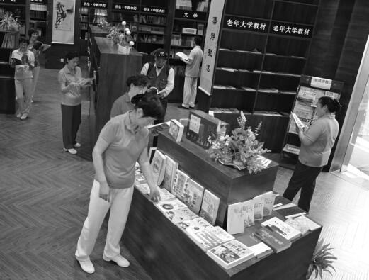 时光书屋一大特色是为老年读者提供个性化服务。时光书屋 供图