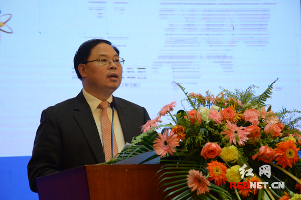 湖南省副省长张剑飞指出,形成以国内航空、高速铁路为基础,以城际铁路、城市地铁、高速公路等多种交通联运的一体化发展格局、是长沙打造全国性综合交通枢纽城市的核心支撑。