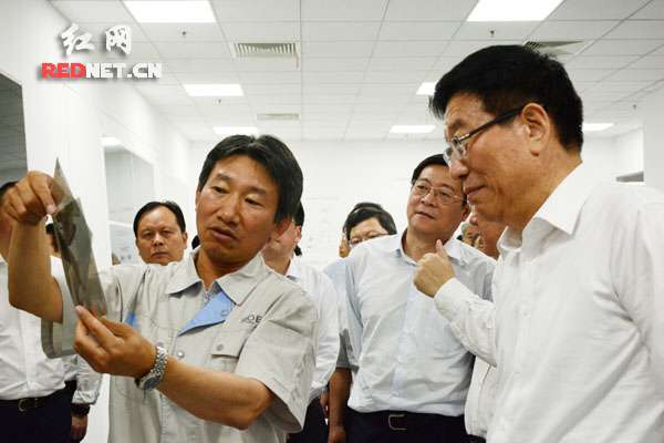 湖南省党政代表团考察重庆。