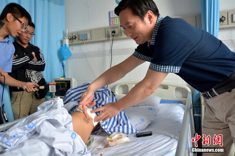 国产“骨科机器人”成都上岗 欲破解手术难题