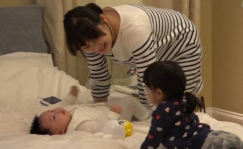 《妈妈是超人》梅婷与女儿快快和儿子阳阳