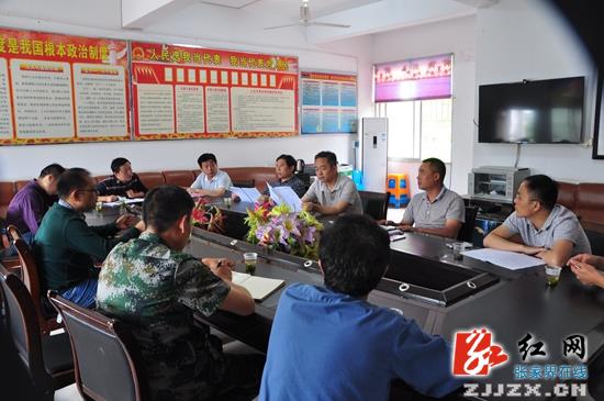 桑植：刘卫兵督查官瑞公路建设