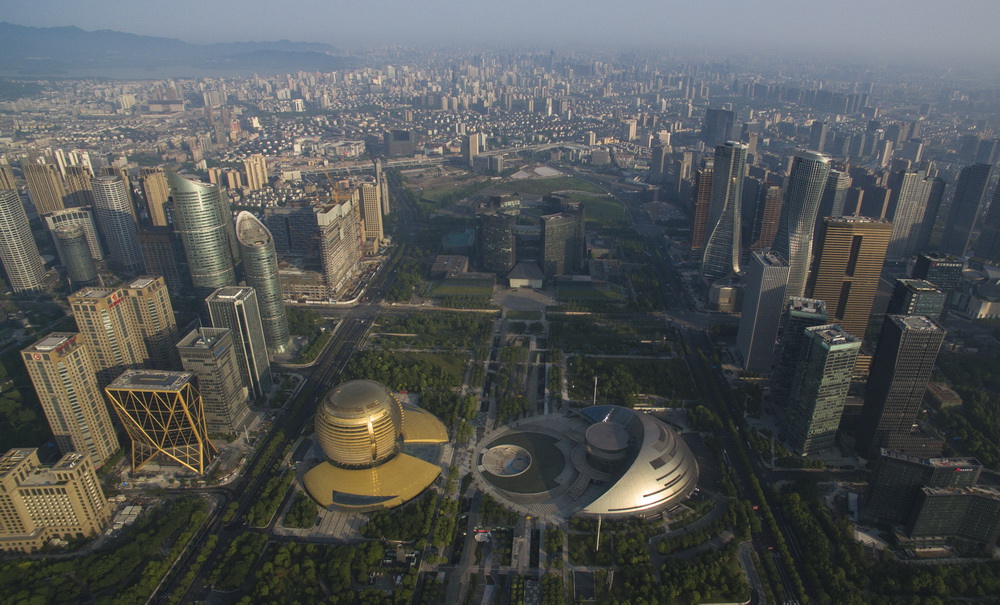 空中俯瞰杭州中央商务区钱江新城（5月17日摄）。新华社记者黄宗治摄