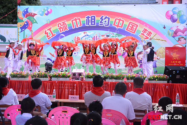 5月31日，湖南省长沙市开福区沙坪街道汉回小学举行“红领巾相约中国梦，创新美好新生活”六一文化汇演。