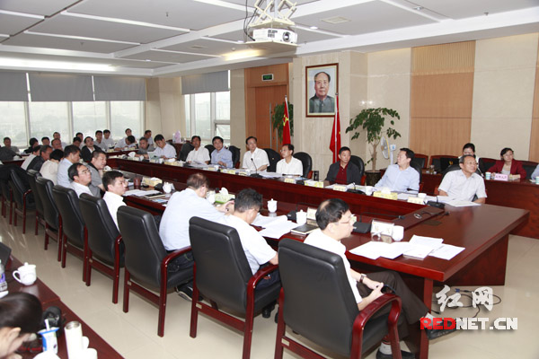 湖南省人大常委会副主任李友志率队调研湖南“十三五”科技创新规划编制情况并召开座谈会。