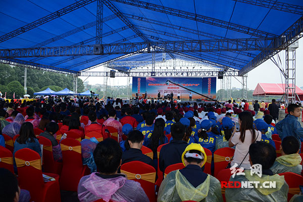 3日，湖南省暨长沙市2016年“安全生产月”启动仪式在长沙县举行。