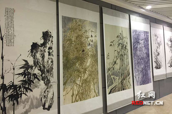 长沙市图书馆展示的“竹韵清风”主题书画作品。