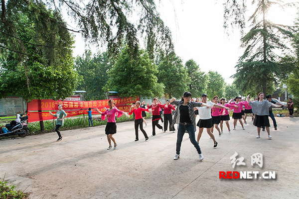 华容县文化馆将在各个村场举办20多场“快闪”培训。