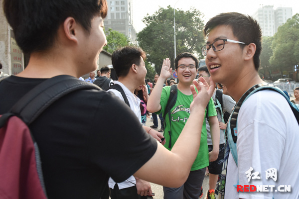 我们都考得非常好！