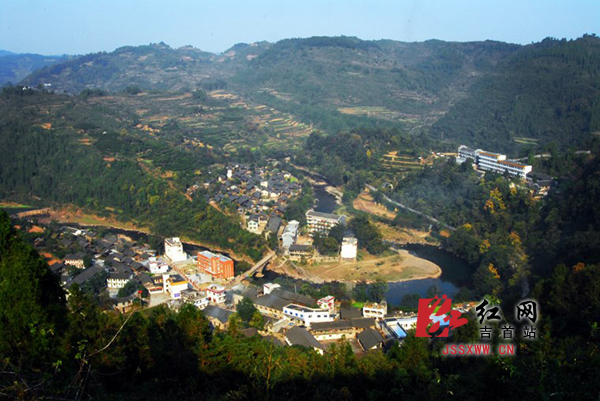 丹青镇清明社区 向明航/摄