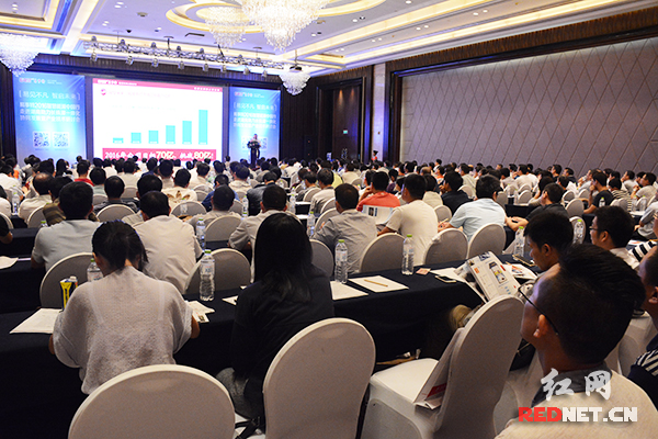 6月16日，易事特2016智慧能源中国行走进湖南助力长株潭一体化协同发展暨产业技术研讨会在长沙召开。