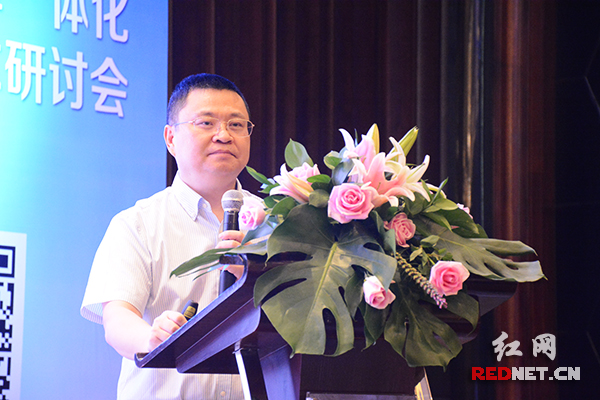 易事特集团董事长何思模表示,未来两年将投入5亿元,布局湖南新能源充电桩建设。