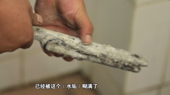 央视:电热水器两年不清洗 相当于用