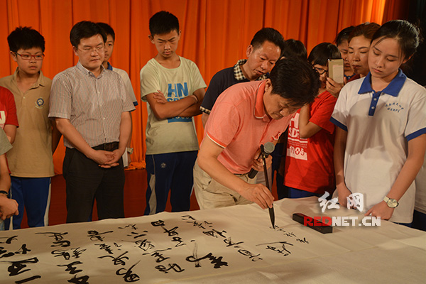 湖南省政府参事、第六届中国书协理事周用金秀书法。