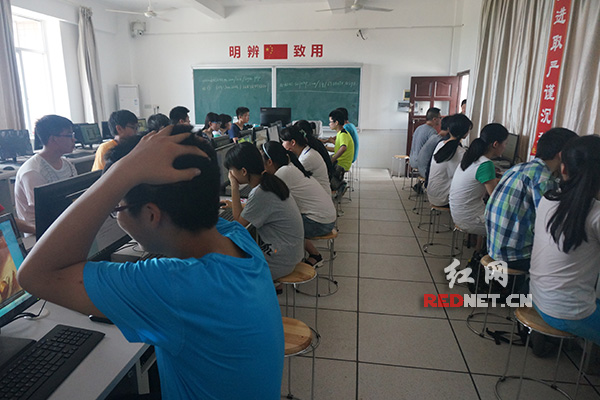 性格心理、职业能力倾向的微机测试。