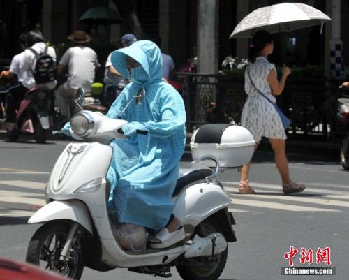 南方强降雨致700余万人受灾 大范围高温天气持续