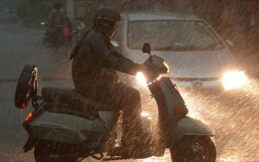 印度雨季到来 2天内至少93人遭雷劈死亡(图)