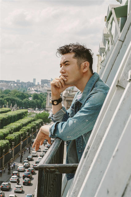 高清：黄晓明罕见牛仔雅痞风写真 看了好想撩