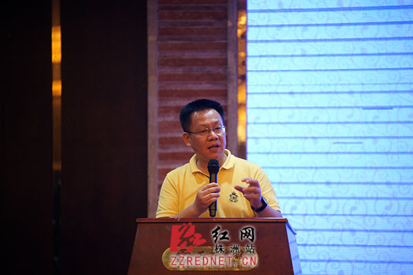 湖南出版投资控股集团党委委员、副总经理，红网董事长舒斌致辞。