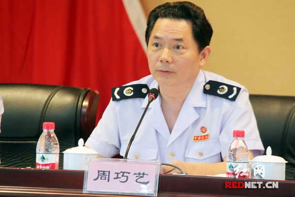 湖南省地税局党组成员、副局长周巧艺分享领奖感受。