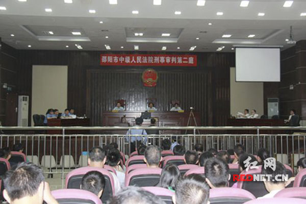 7月6日，邵阳市中级人民法院一审开庭审理了中国石油天然气股份有限公司湖南销售分公司原总经理、党委副书记徐国才受贿案。