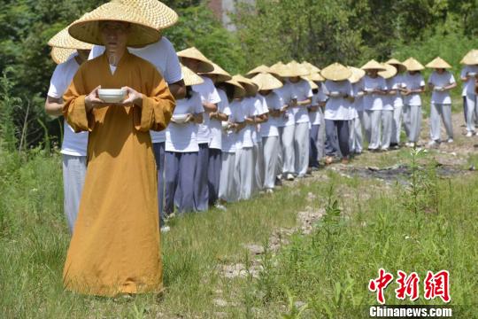 古刹灵隐寺“禅行天下”修学营培育青年践行包容感恩