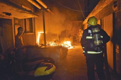 又是小电电半夜惹祸！郑州名八旬老人被烧伤