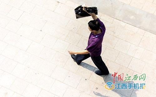 南昌实测：地表温度60℃ 牛排在太阳下熟了