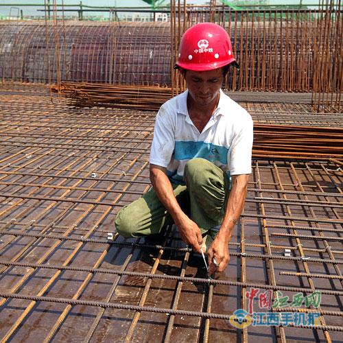 南昌实测：地表温度60℃ 牛排在太阳下熟了