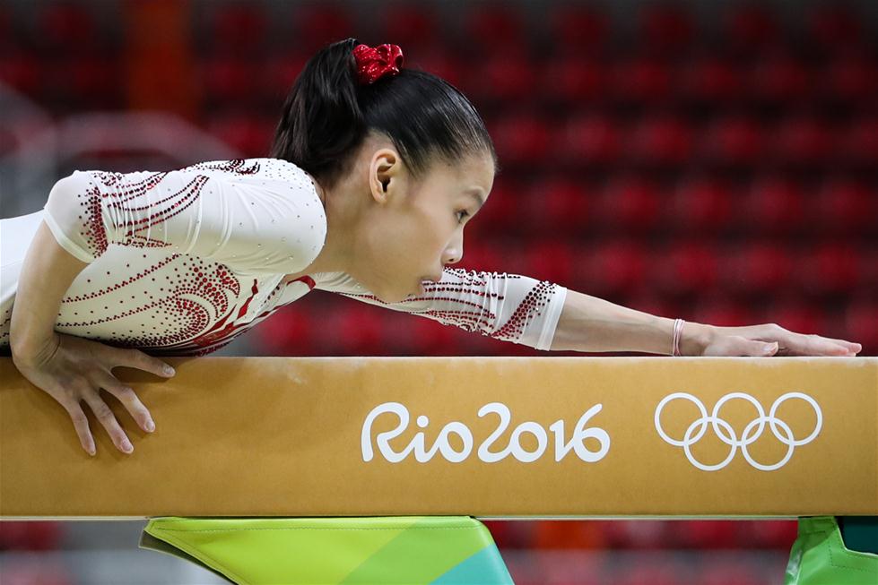 中国体操女队入场训练
