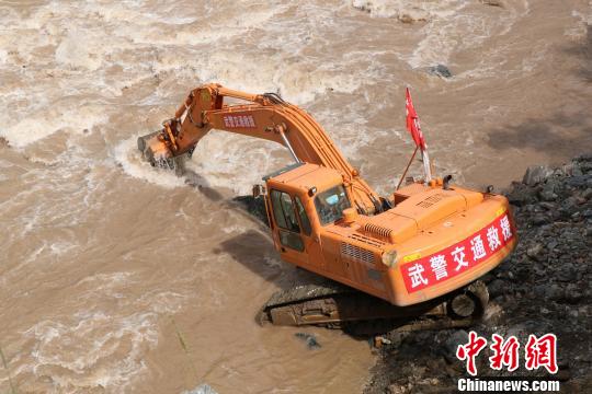 中断16天川藏线恢复通车清除139处灾害阻断点
