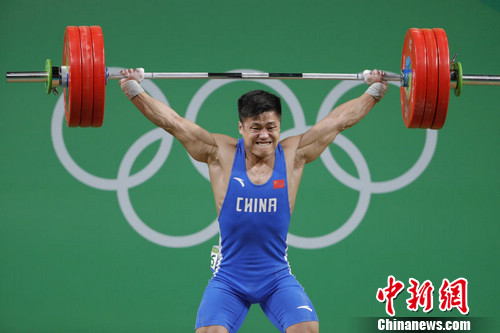 吕小军夺得里约奥运男子举重77公斤级银牌