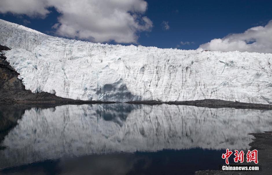 秘鲁冰川融化 城市面临洪水威胁
