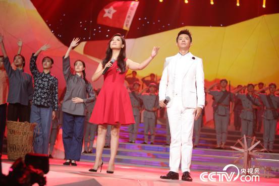 国民组合凤凰传奇演绎《十送红军》