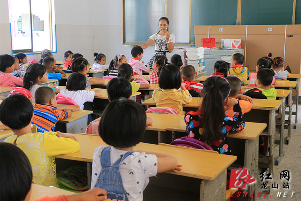 灾后73天 龙山里耶小学9月1日正常开学(图)