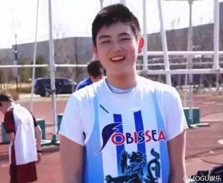 陈凯歌陈红15岁儿子曝光 长相酷似吴亦凡
